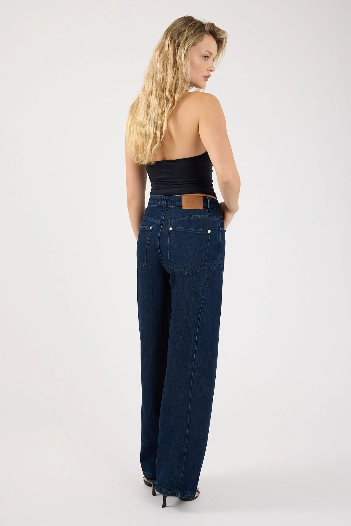 Perfect Stranger Mid Rise Barrel Jean Indigo Denim - Image 4