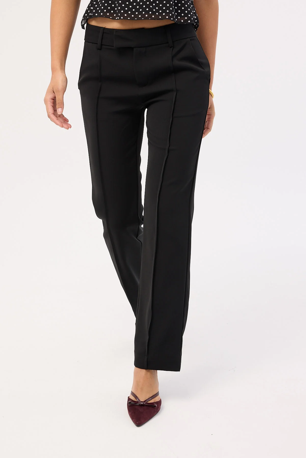 Perfect Stranger Nylah Low Rise Pintuck Pant Black - Image 3