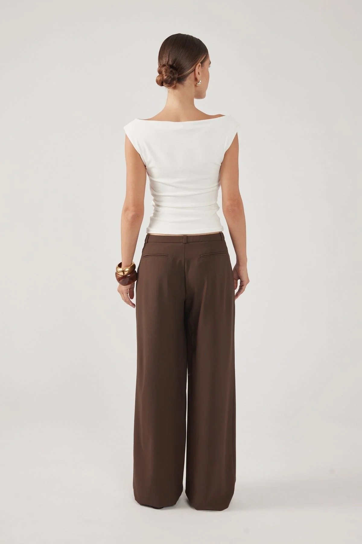 Perfect Stranger Rae Low Rise Pleated Pant Brown - Image 5