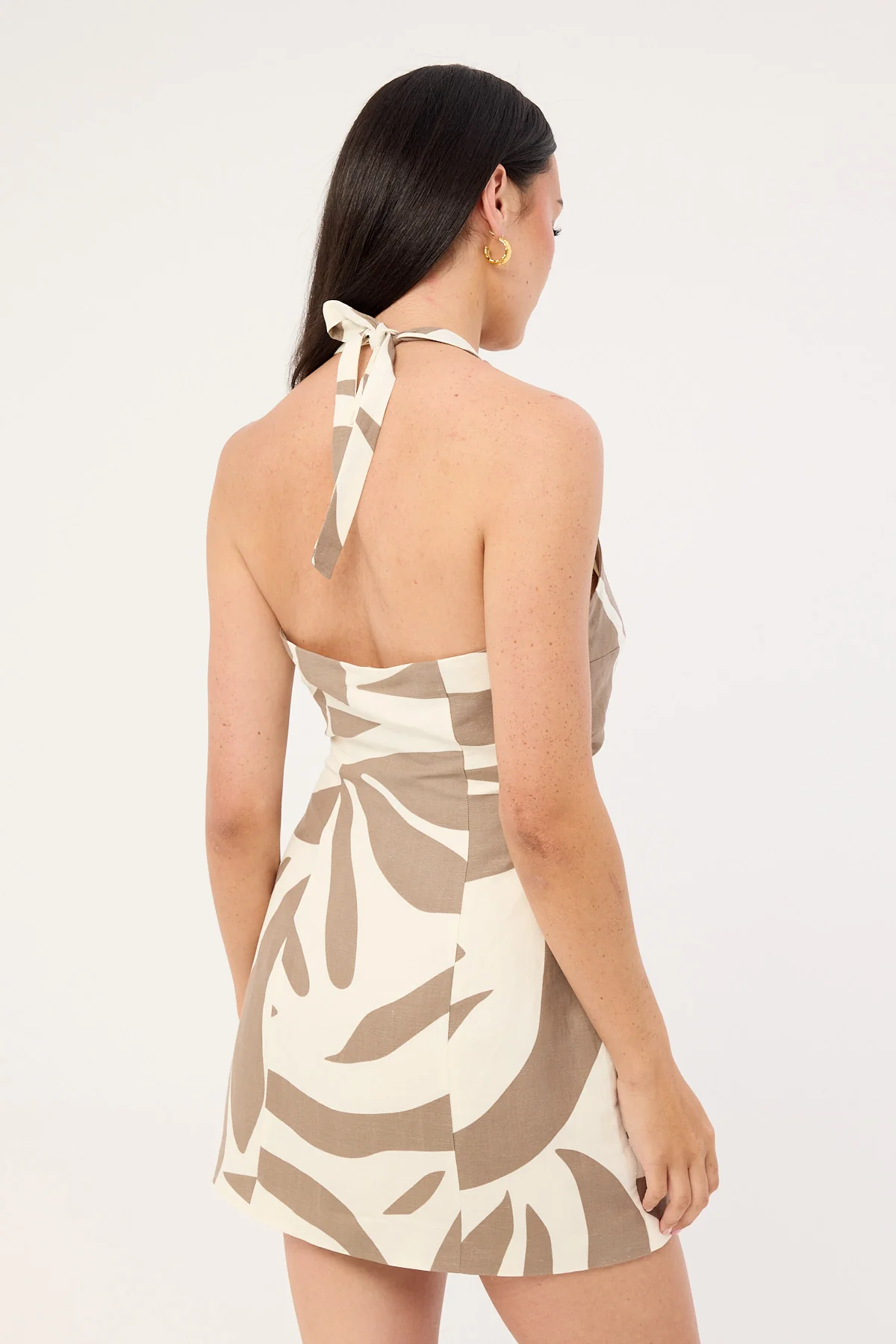 Perfect Stranger Shea Wrap Halter Mini Dress Taupe Print - Image 4