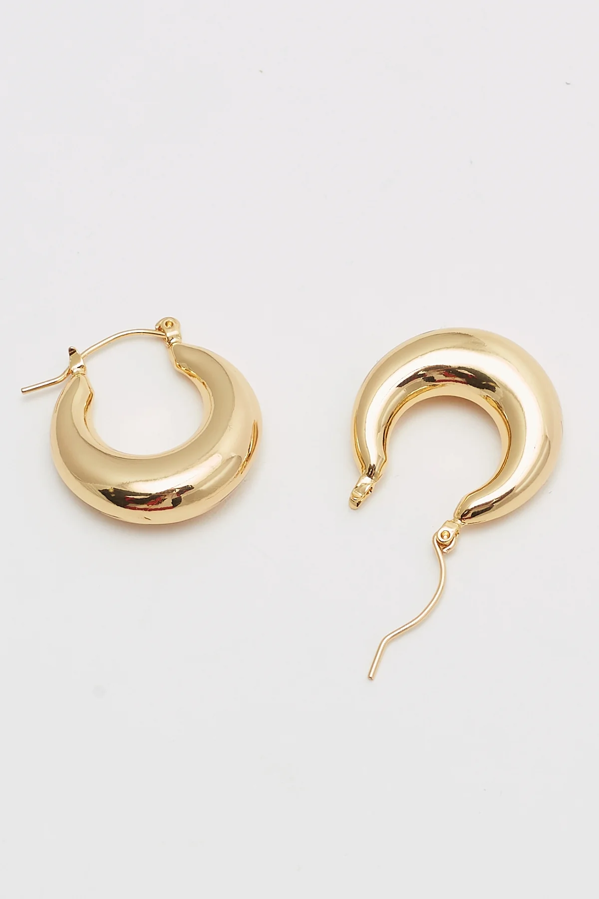 Perfect Stranger Thick Medium Hoop Earrings Gold Plated - Image 2
