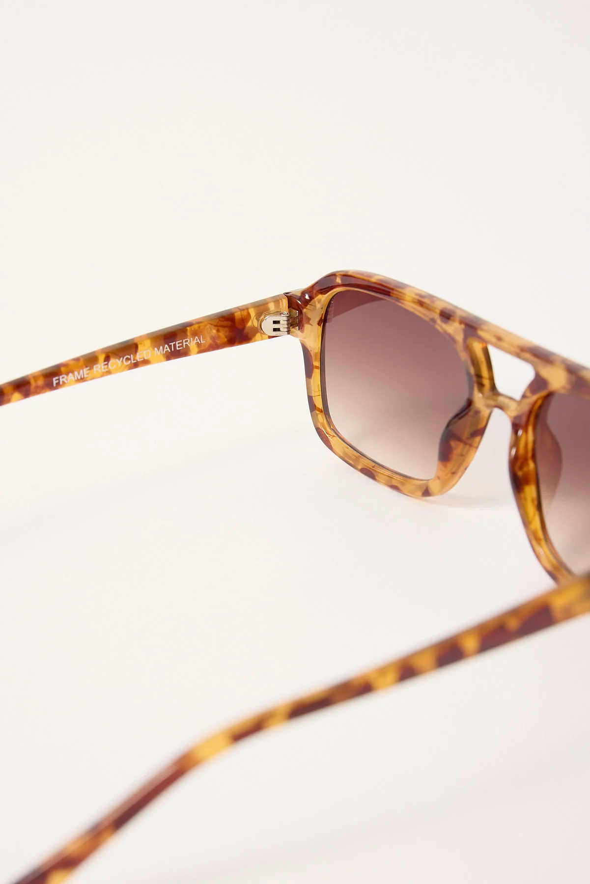 Reality Eyewear Runway Bark Turtle/Brown Gradient Lens - Image 3