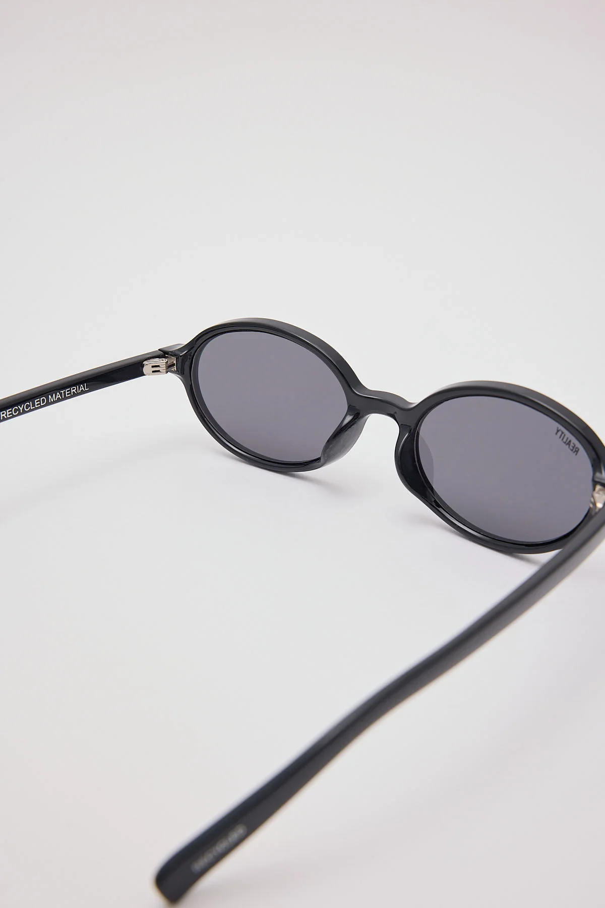 Reality Eyewear The Bessette Black/Smoke Lens - Image 3