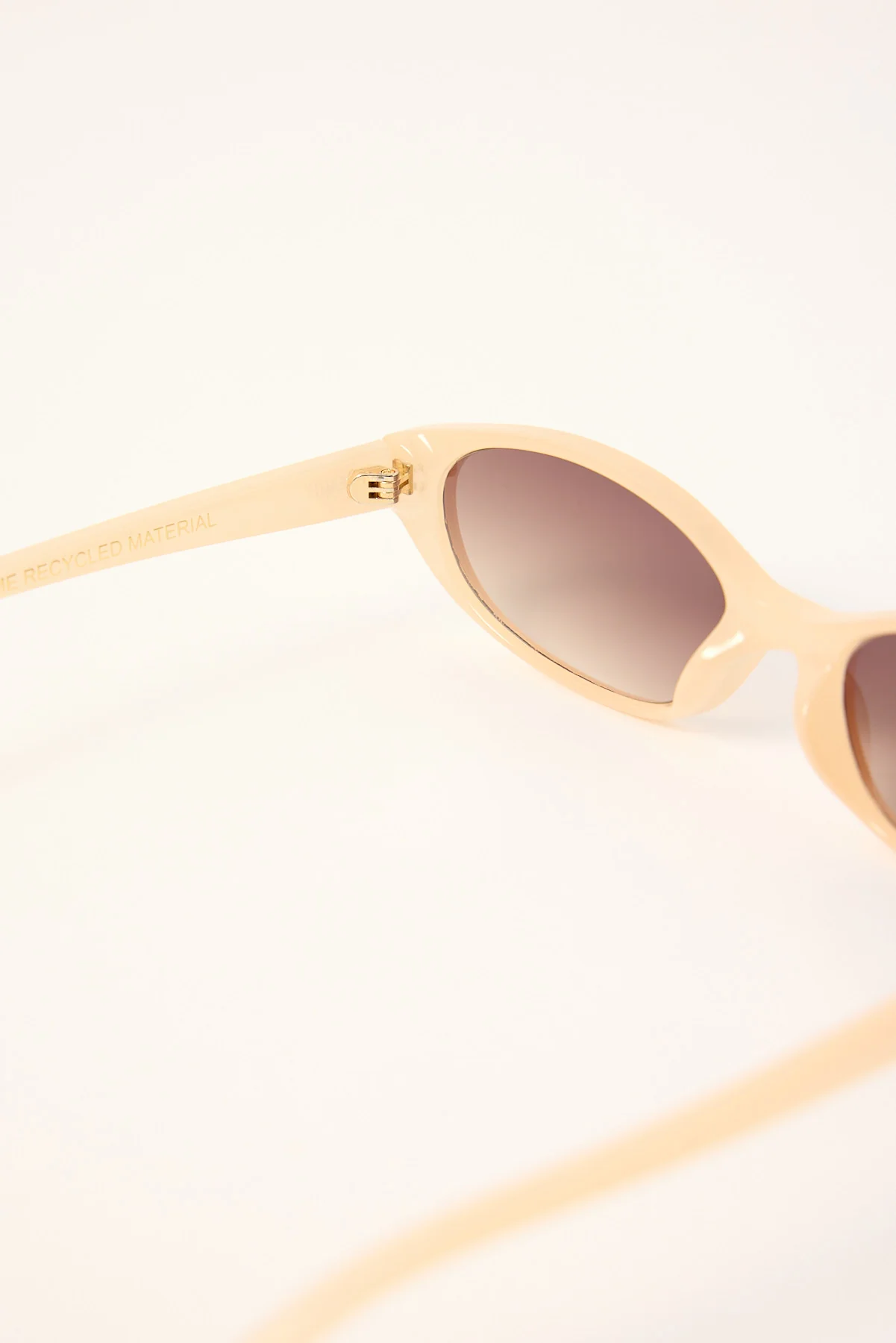 Reality Eyewear Velvet Kitten Cream - Image 3
