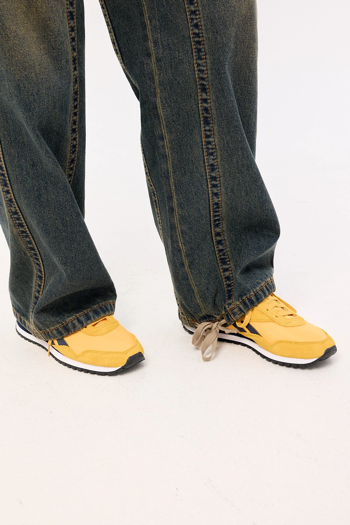 Reebok Classic Az Sneaker Collegiate Gold - Image 3