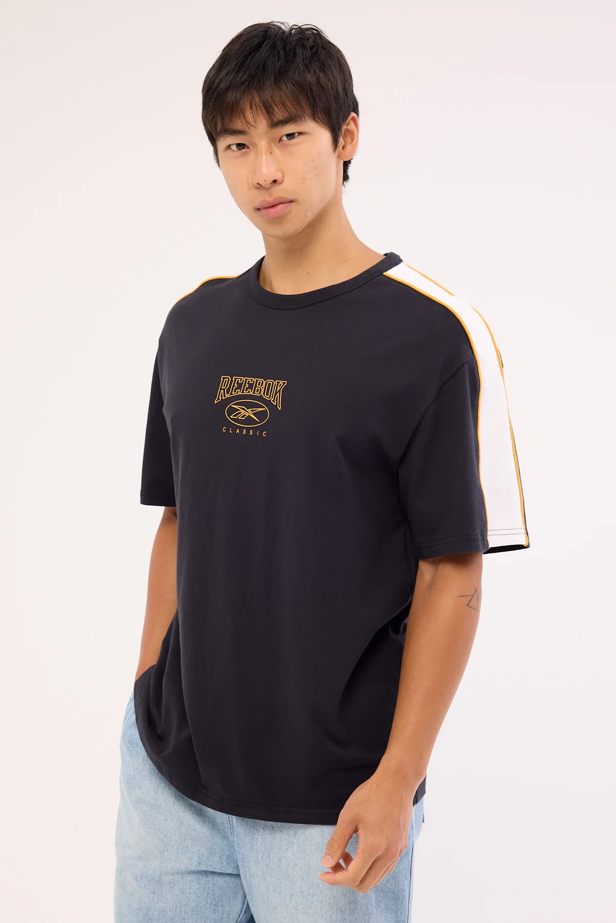 Reebok Reebok Arch Panel Tee Washed Black - Image 3
