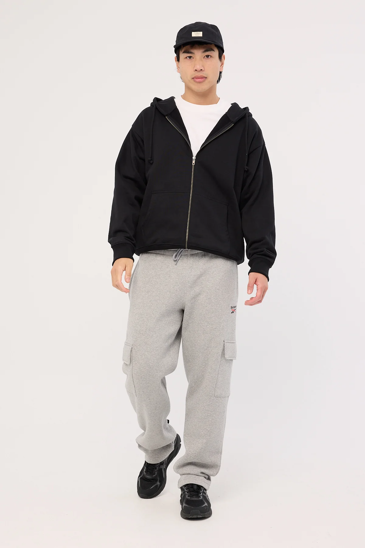 Reebok Ri Sl Oh Cargo Pant Mgrey Heather/Vector Red - Image 2