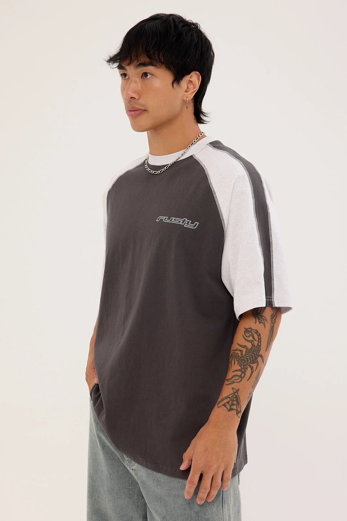 Rusty Frontline Fade 2.0 Tee Carbon - Image 4