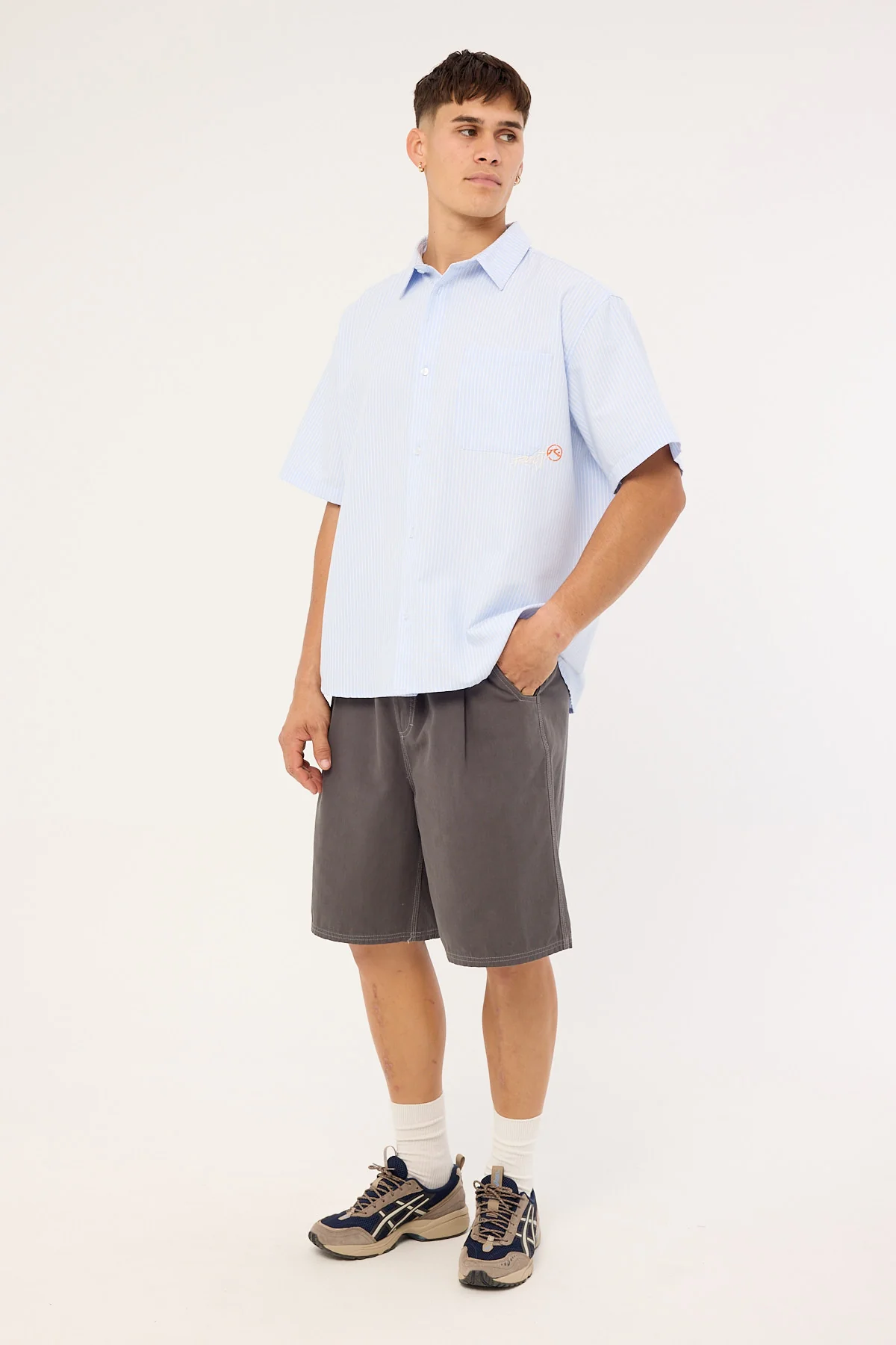 Rusty Pleatus Elastic Pleated Short Coal - Image 5