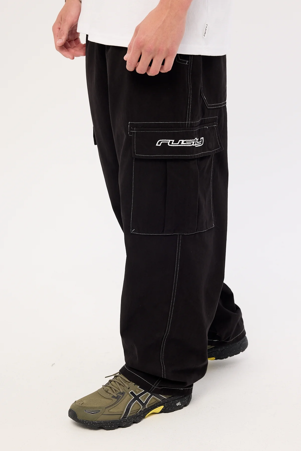 Rusty Side Quest Elastic Cargo Pant Black - Image 4