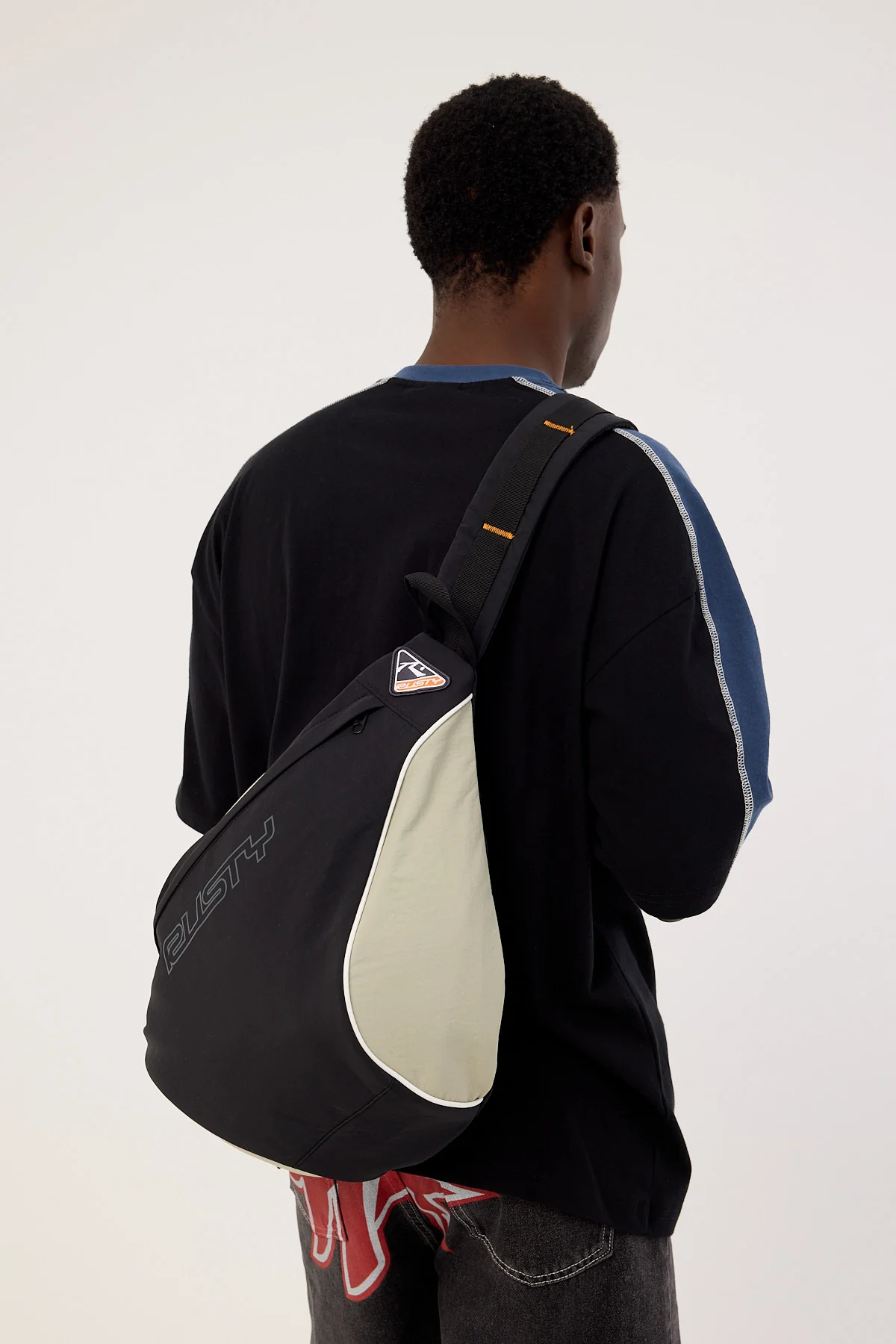 Rusty Trisector Sling Bag Black - Image 2