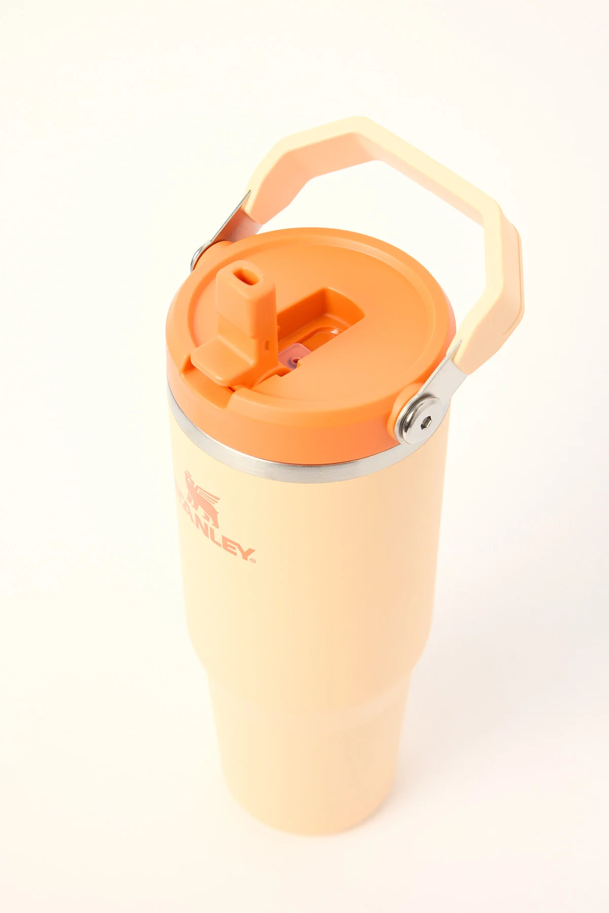 Stanley Classic Iceflow Flipstraw Tumbler 30oz Orange Sherbet - Image 3