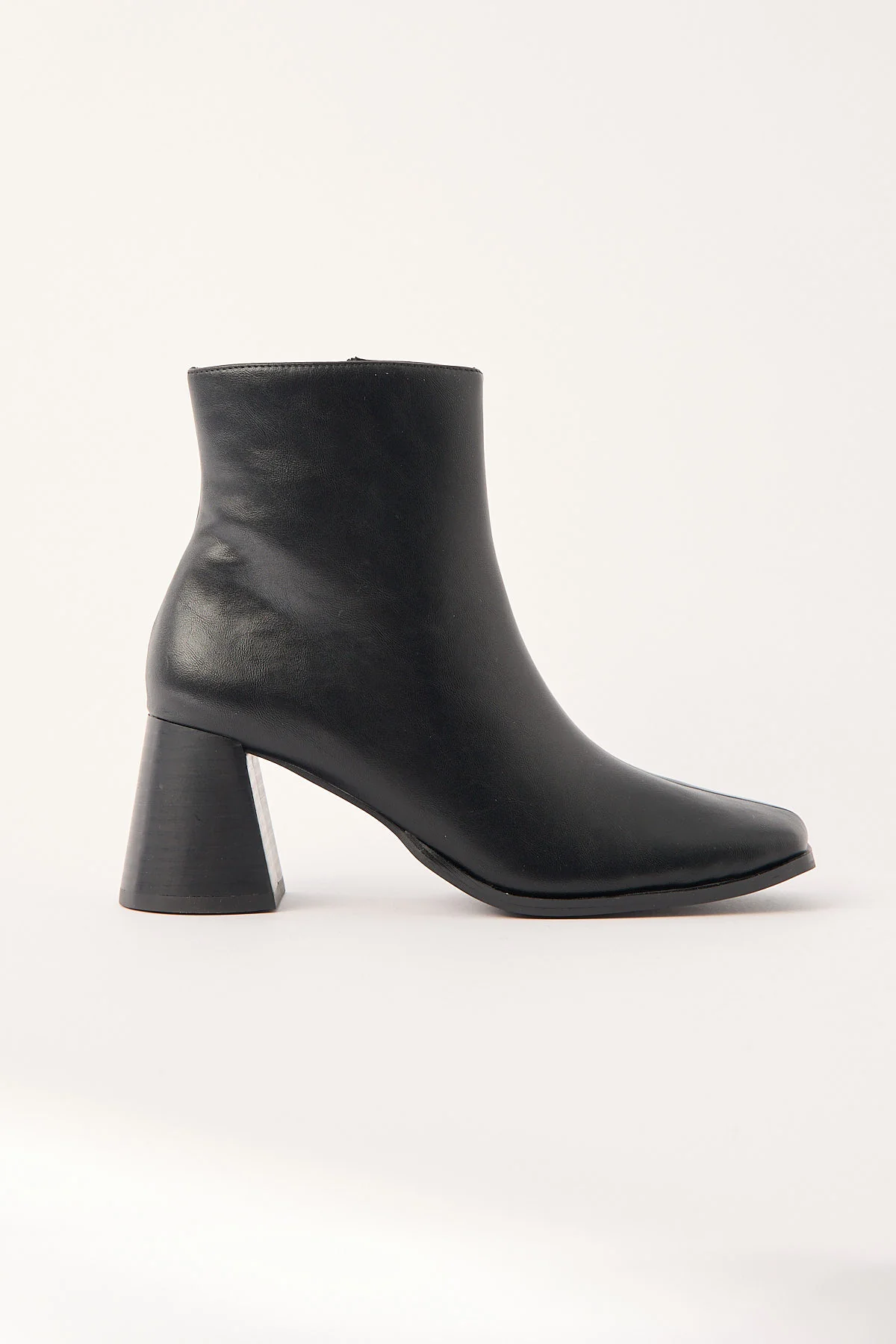 Therapy Camryn Smooth Boot Black Black