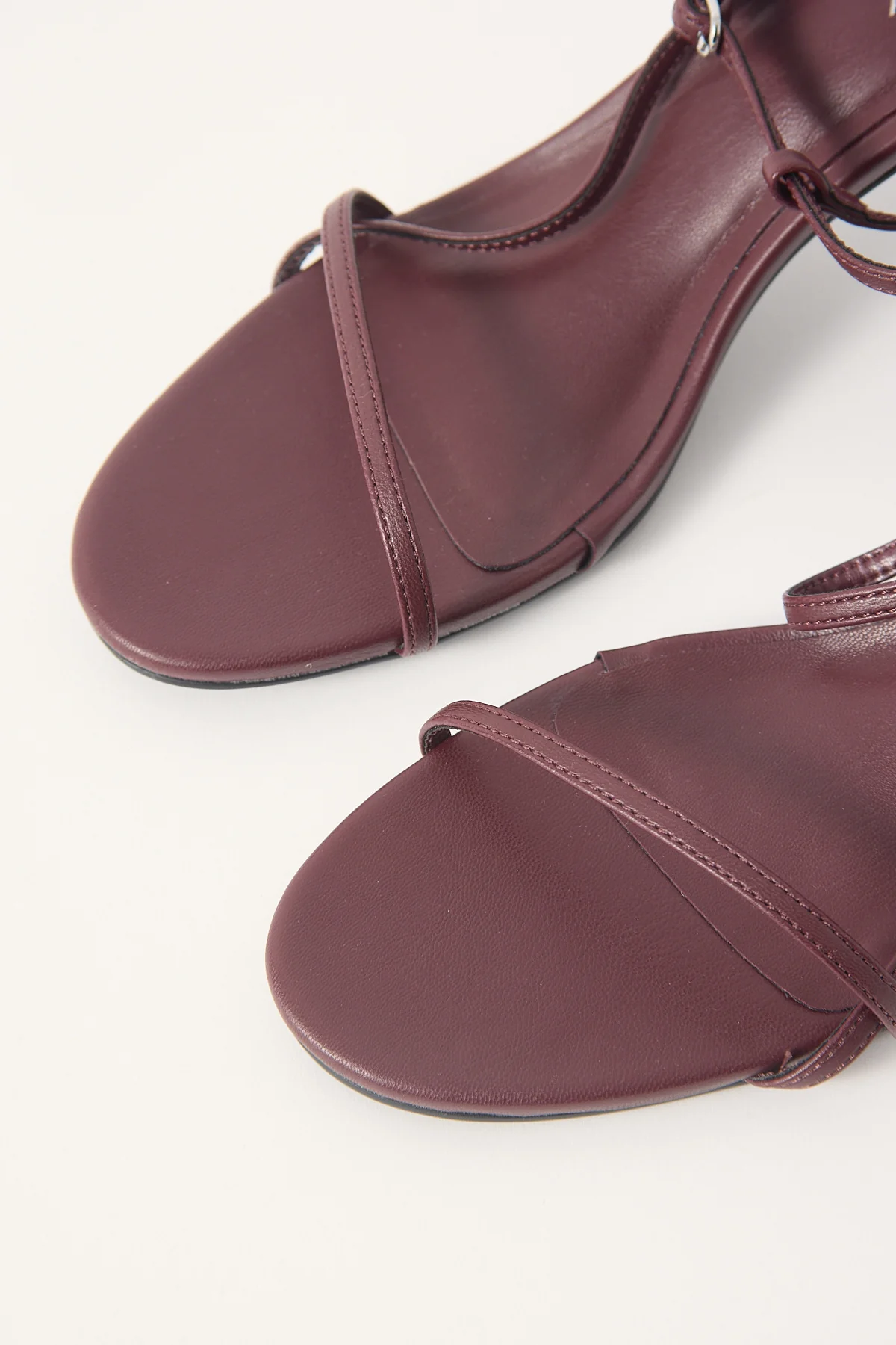 Therapy Easton Heels Bordeaux - Image 2