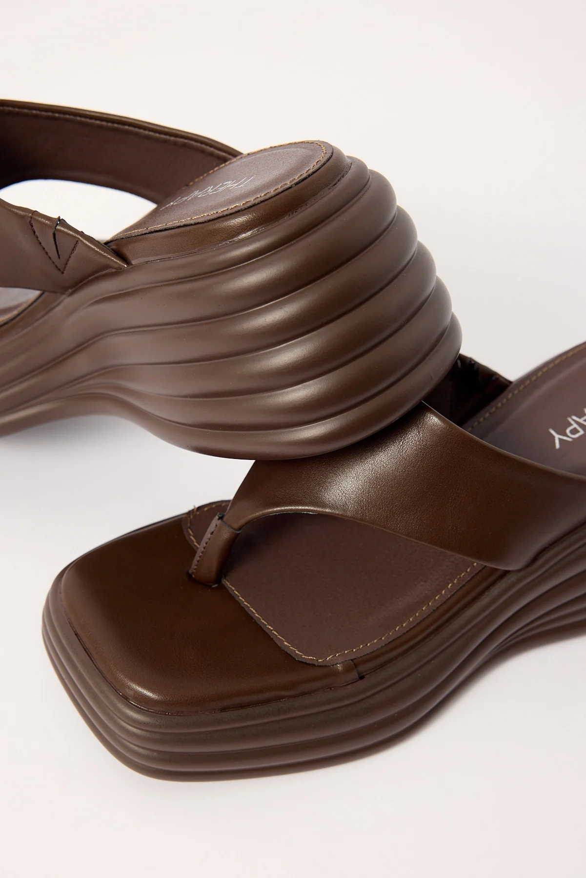 Therapy Frame Thong Wedge Slide Chocolate Smooth PU - Image 4