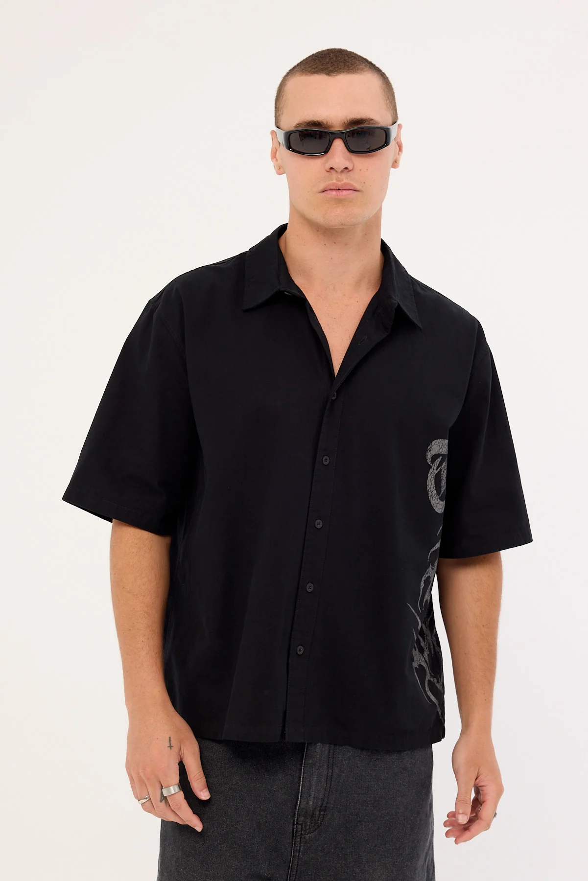 Thrills Misfortune Box Fit Cropped Sleeve Shirt Washed Black - Image 2