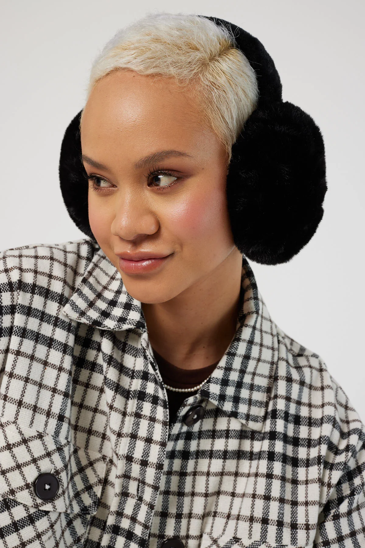 Token Antarctic Ear Muffs Black - Image 3