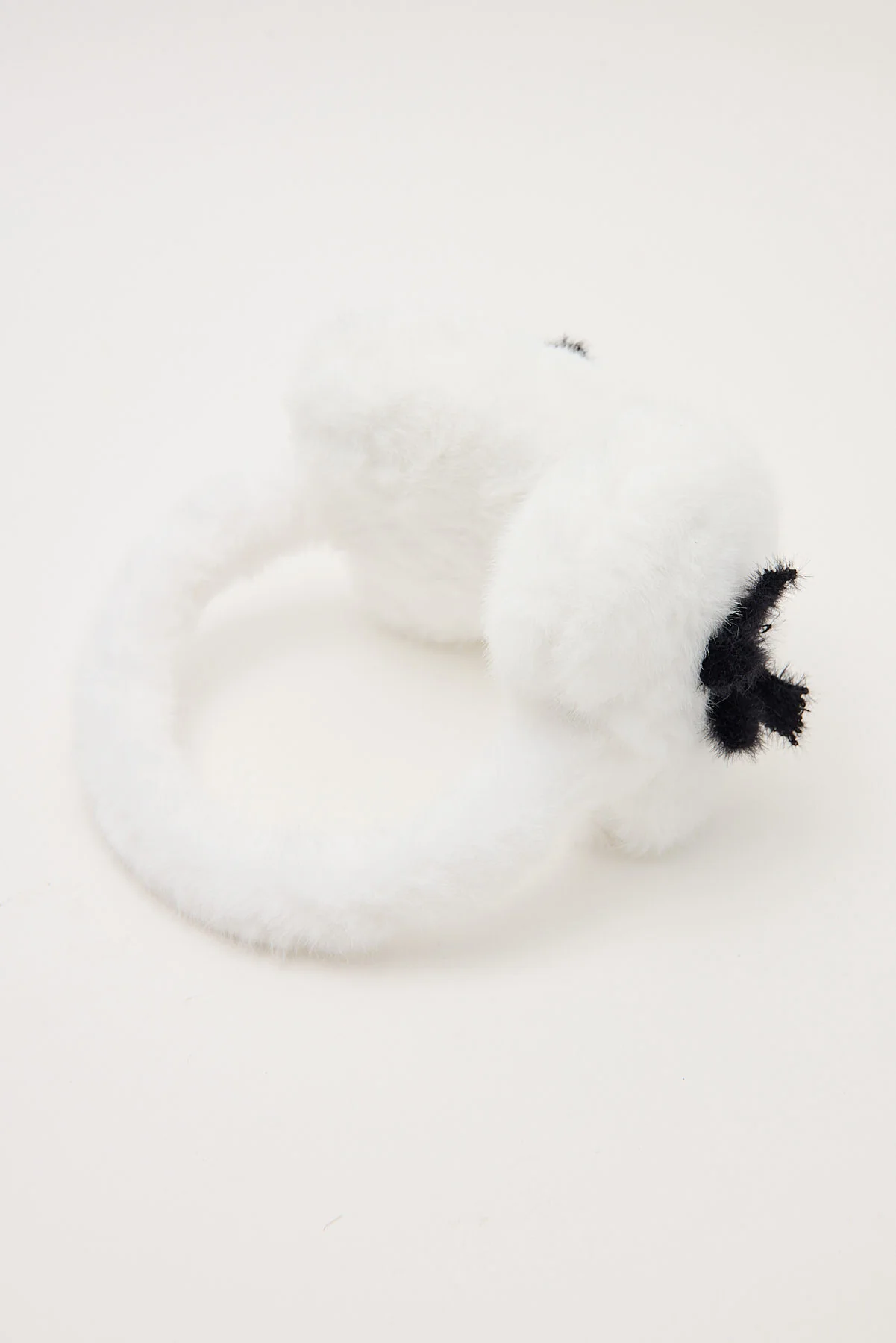 Token Bow Heart Ear Muffs White - Image 2