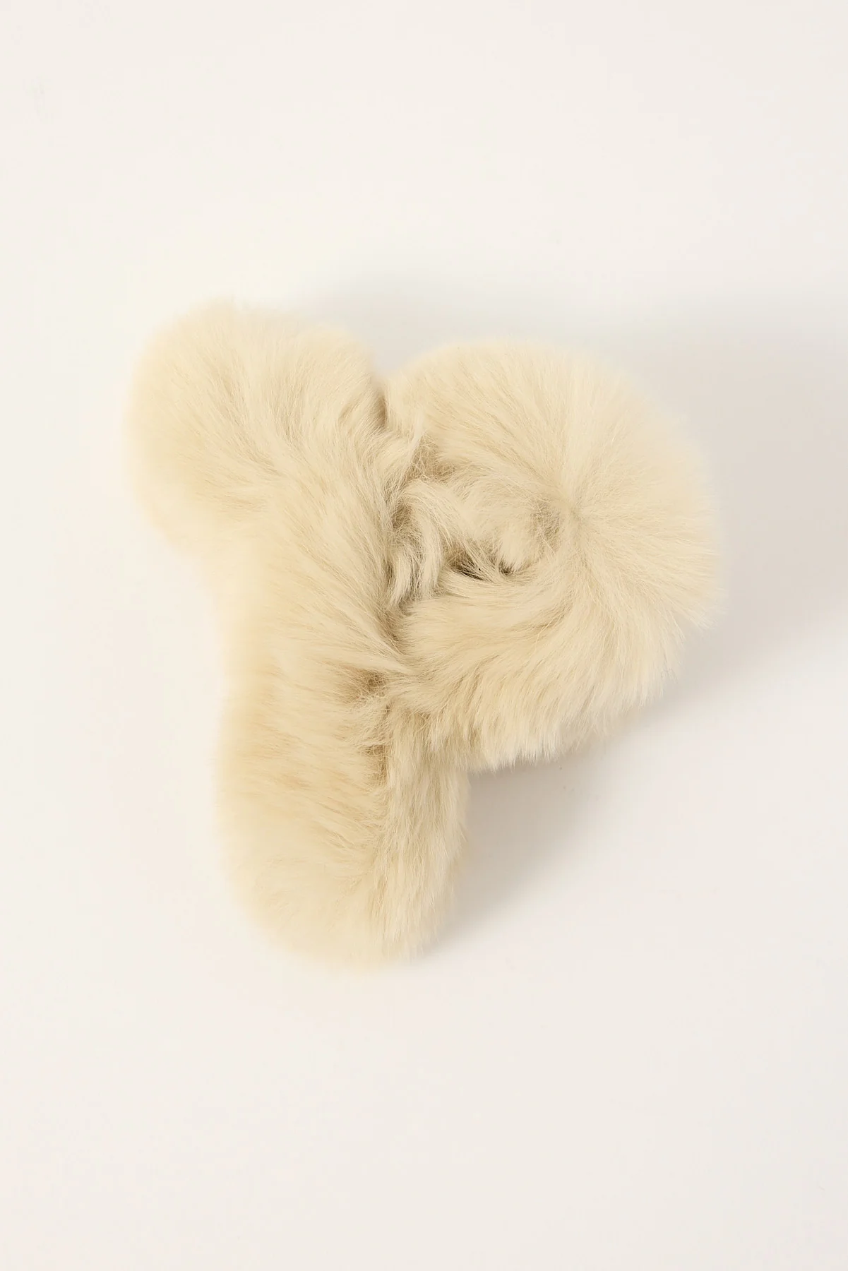 Token Fluffy Hair Claw Clip Cream