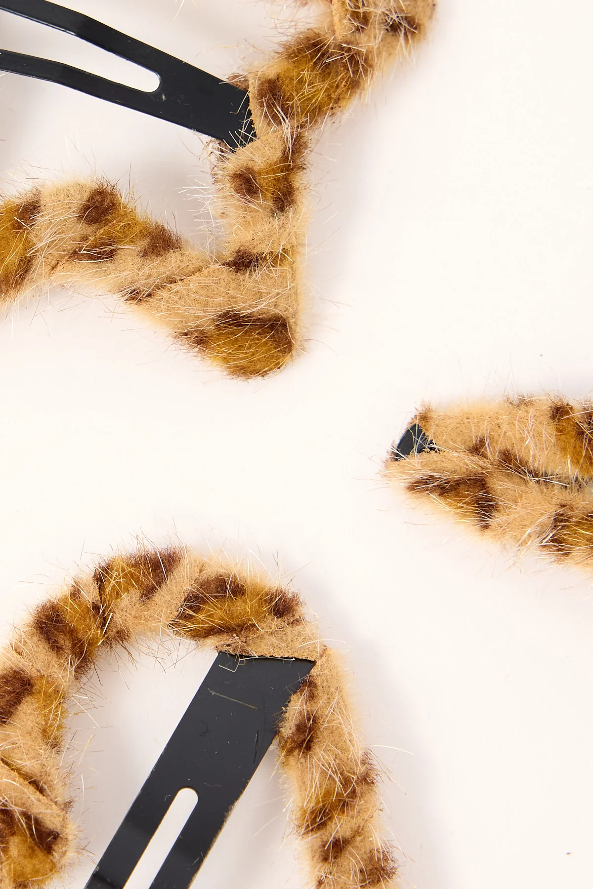 Token Fluffy Hair Clip Pack Animal Print - Image 2