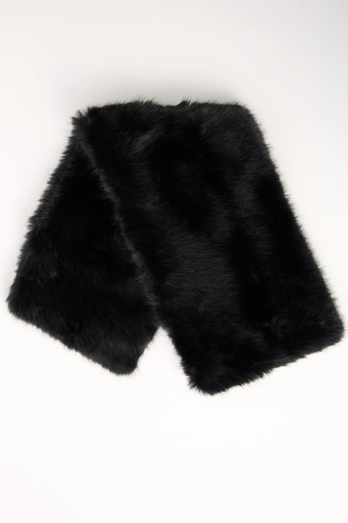 Token Fluffy Scarf Black