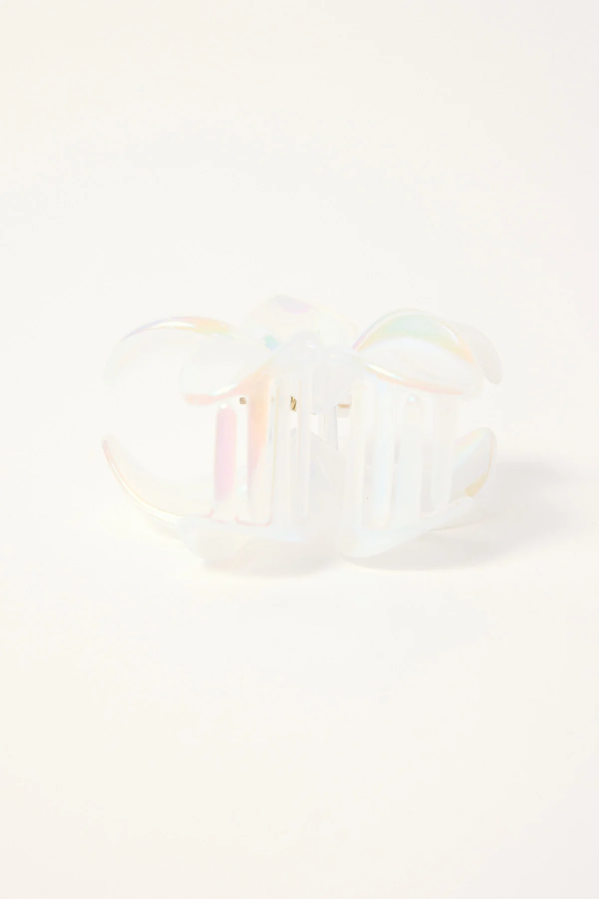Token Frangipani Flower Hair Claw Clip Pearl - Image 2