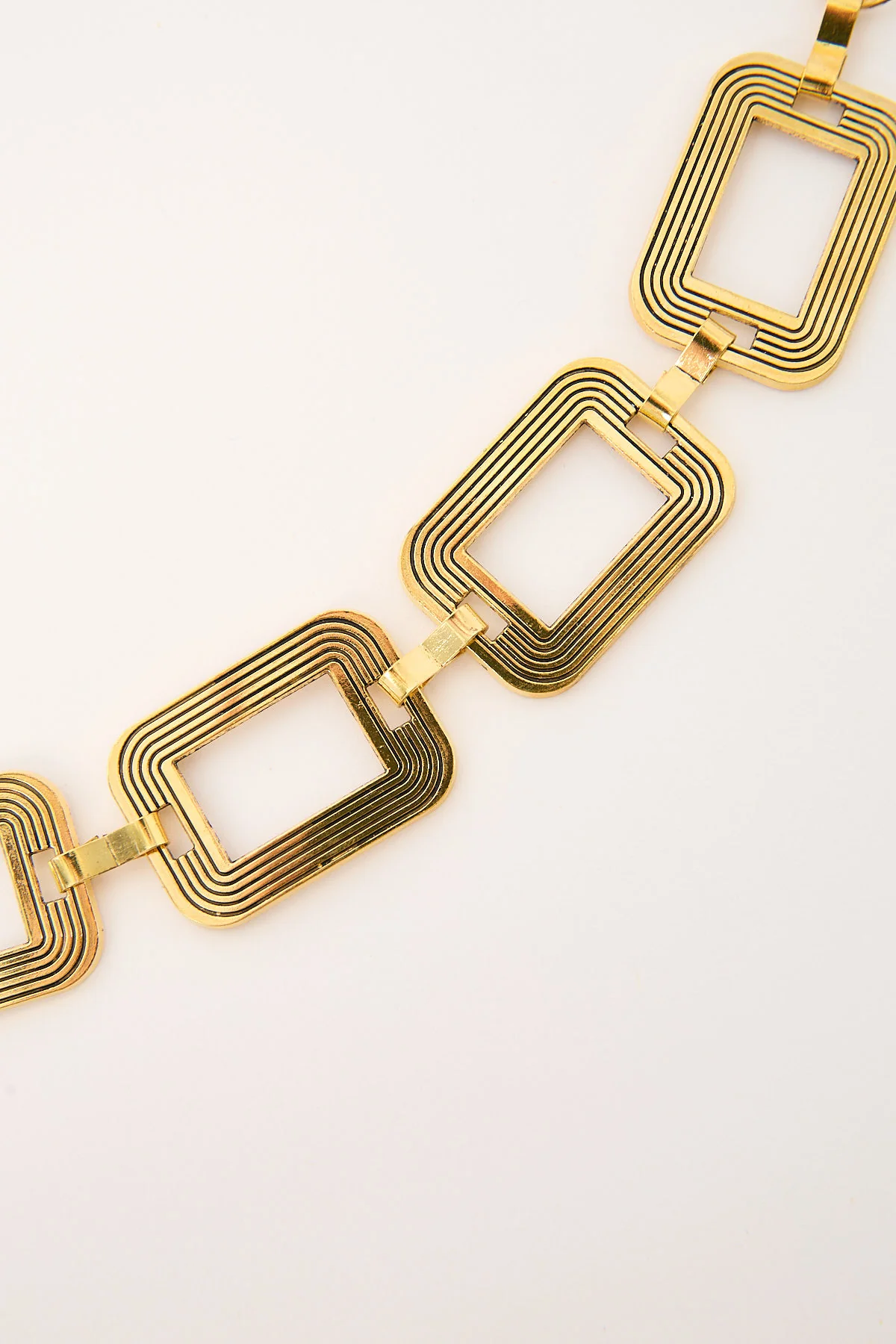 Token Groovy Rectangular Chain Belt Gold - Image 3
