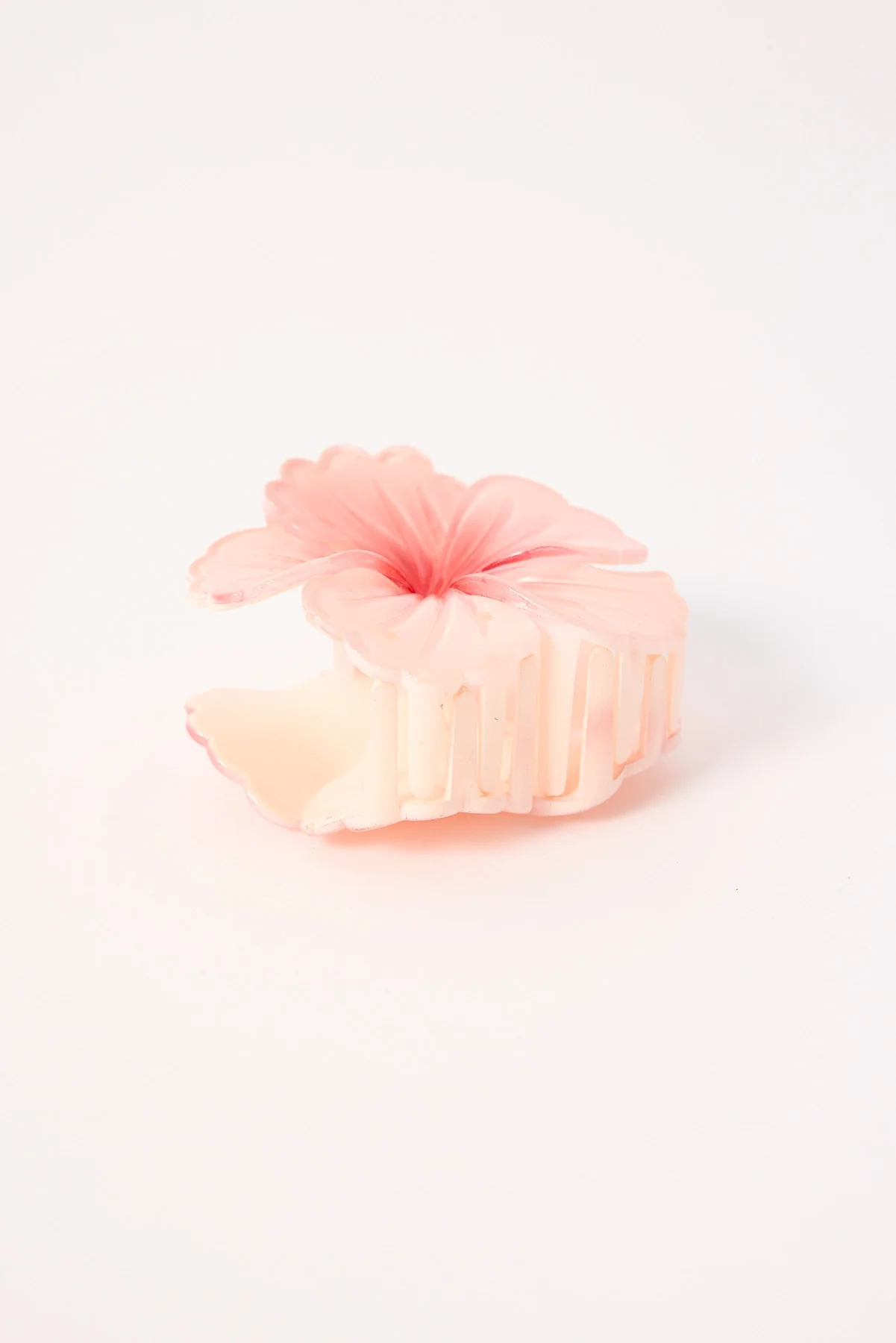 Token Hibiscus Claw Clip Peach - Image 2