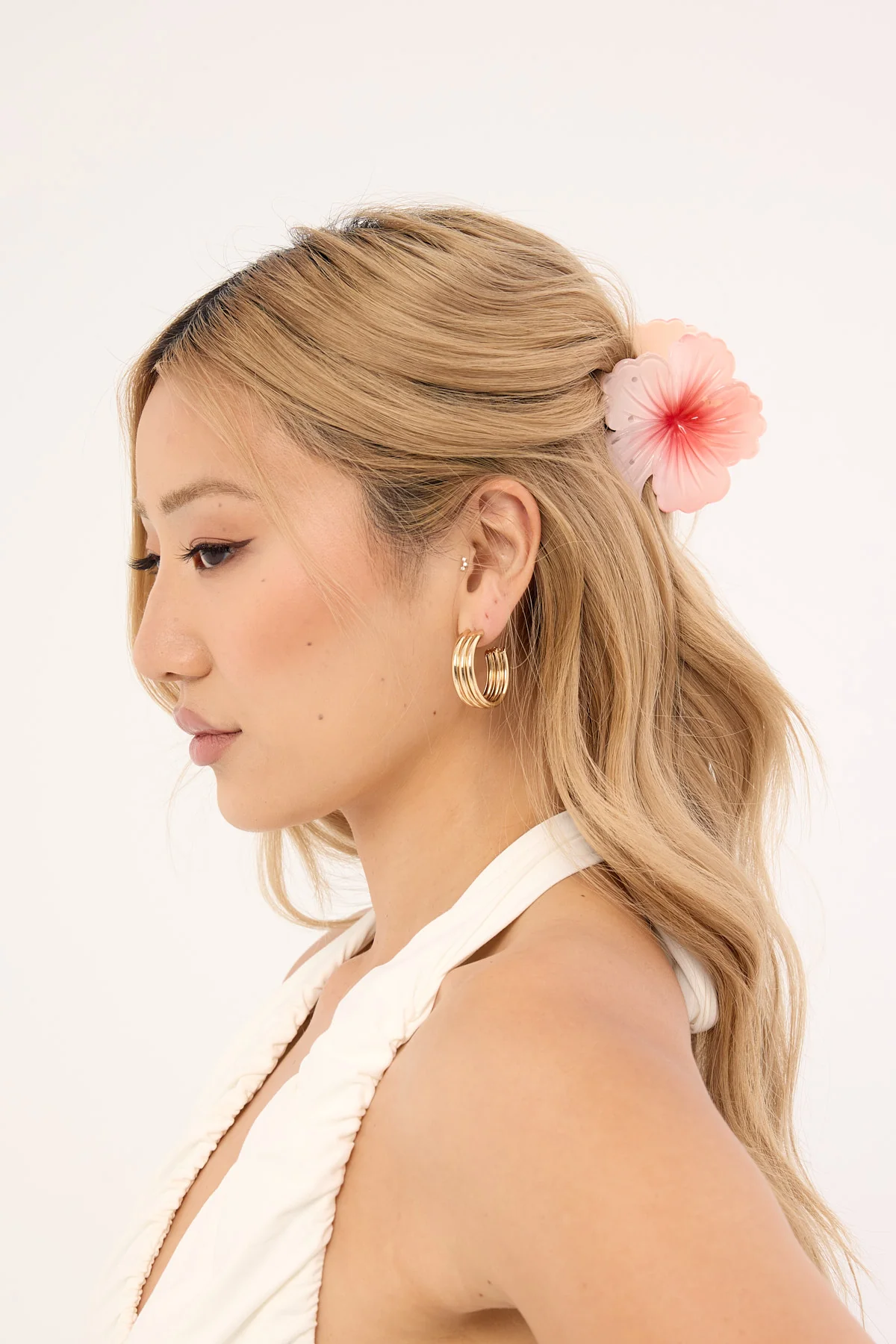 Token Hibiscus Claw Clip Peach - Image 3
