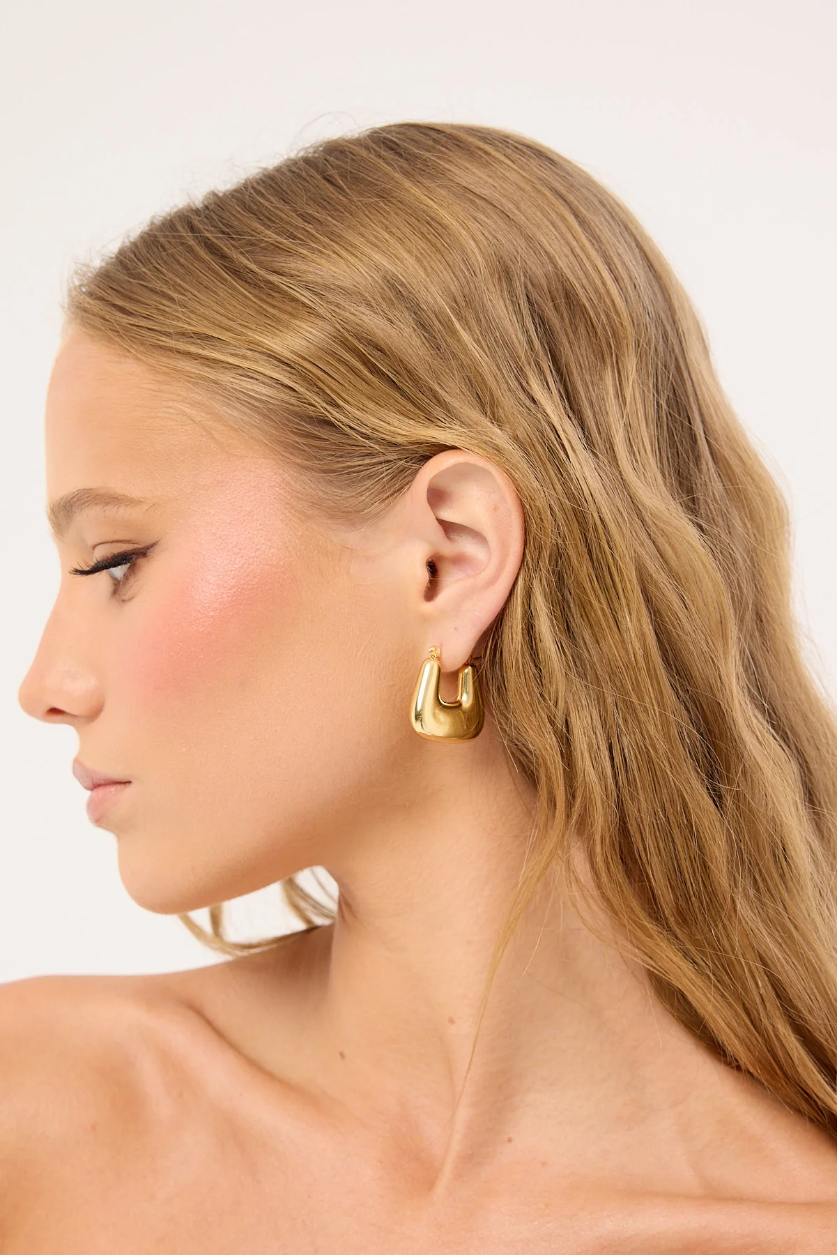 Token Jade Hoop Earring Gold - Image 2