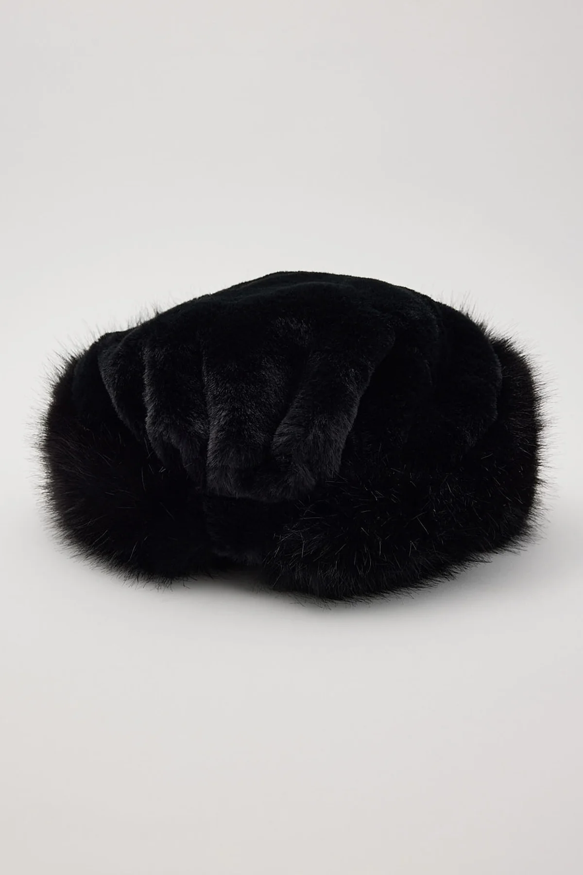 Token Kiki Faux Fur Hat Black - Image 3