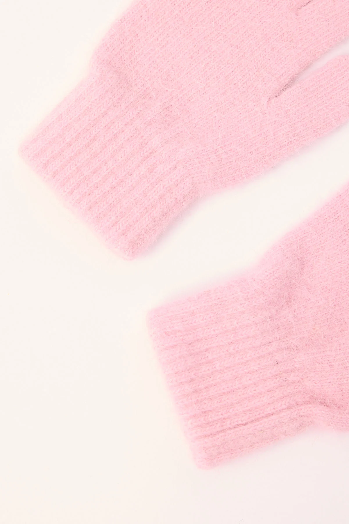 Token Knitted Gloves Pink - Image 2