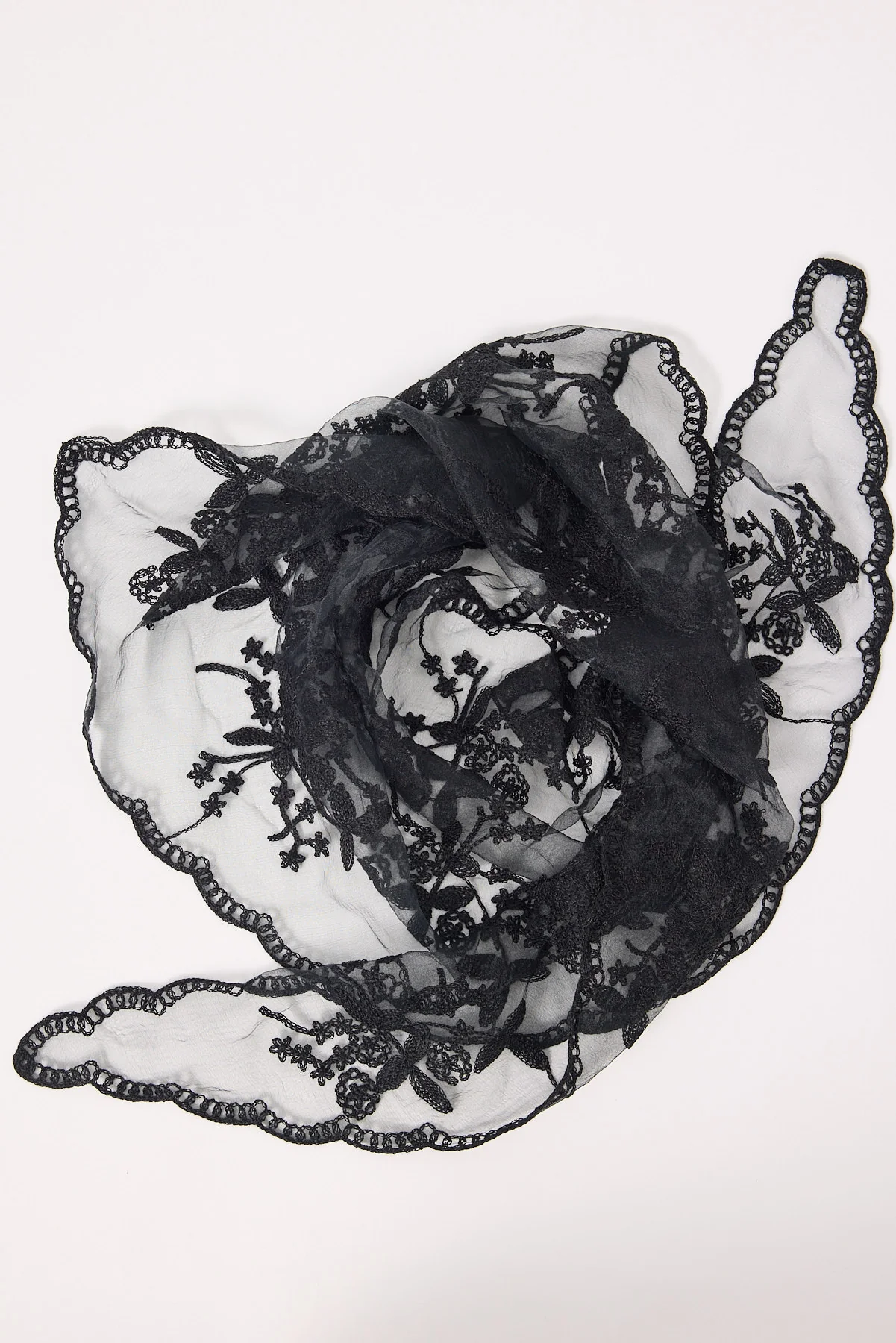 Token Lace Headscarf Black - Image 2