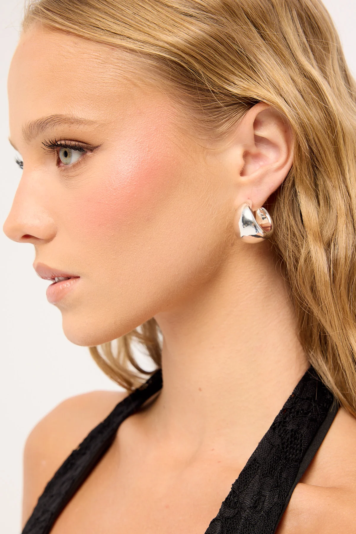 Token Nora Hoop Earring Silver - Image 2