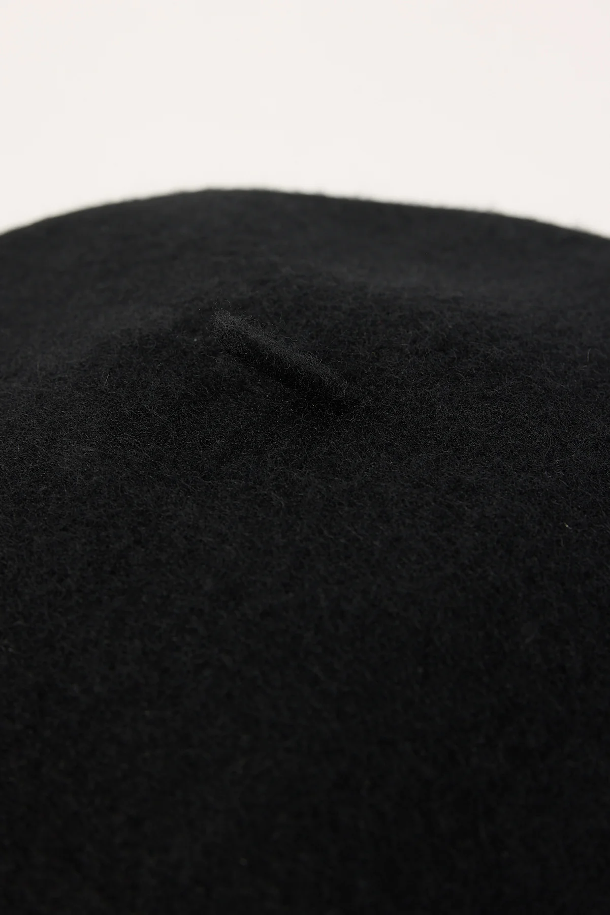 Token Ooh La La Beret Black - Image 2