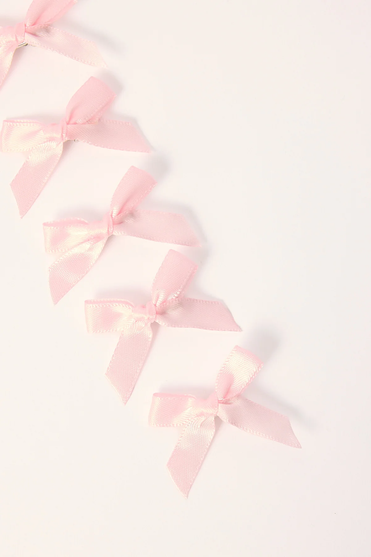 Token Satin Bow Hair Clip Pack Pink - Image 2