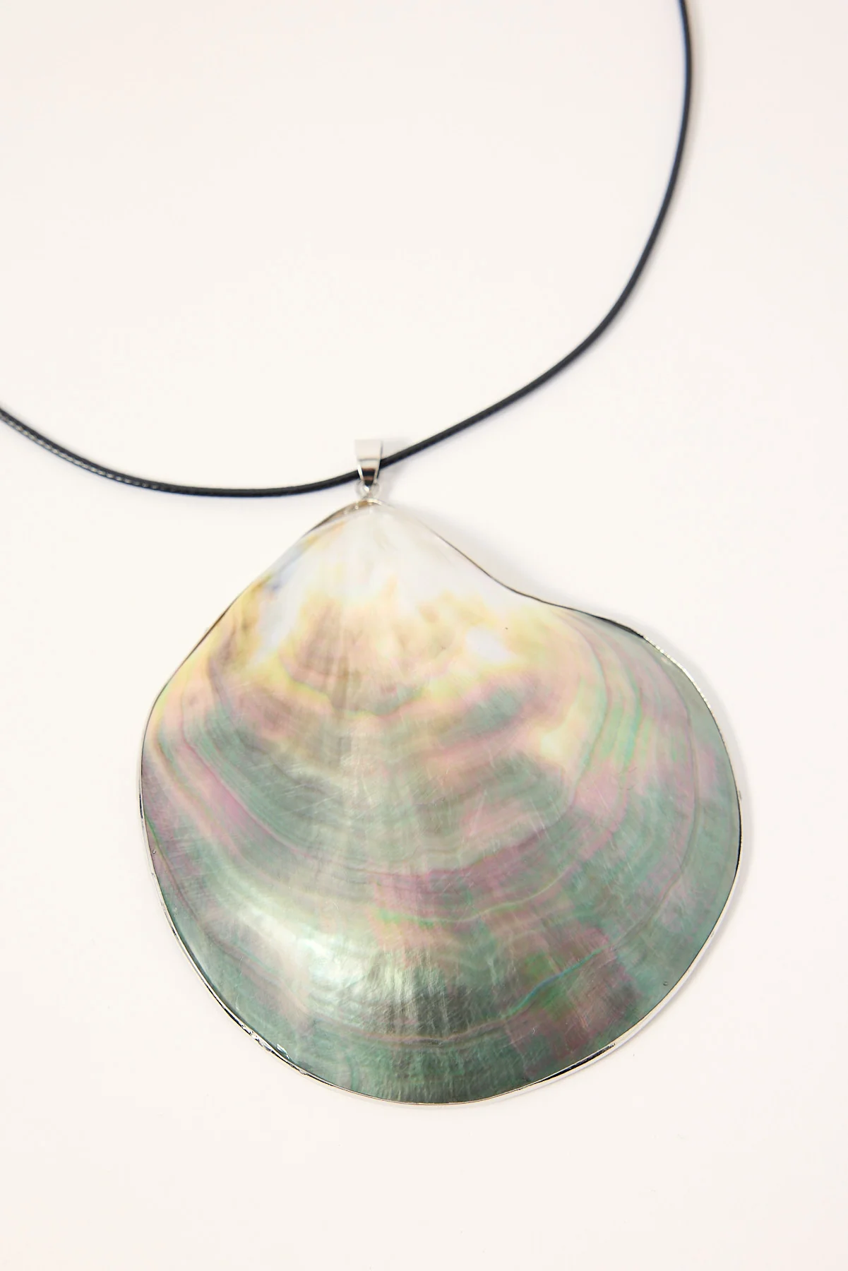 Token Shell Pendant Necklace Black - Image 2