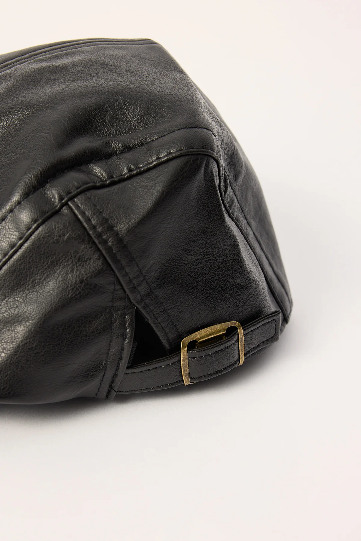 Token Trenton Faux Leather Flat Cap Black - Image 4