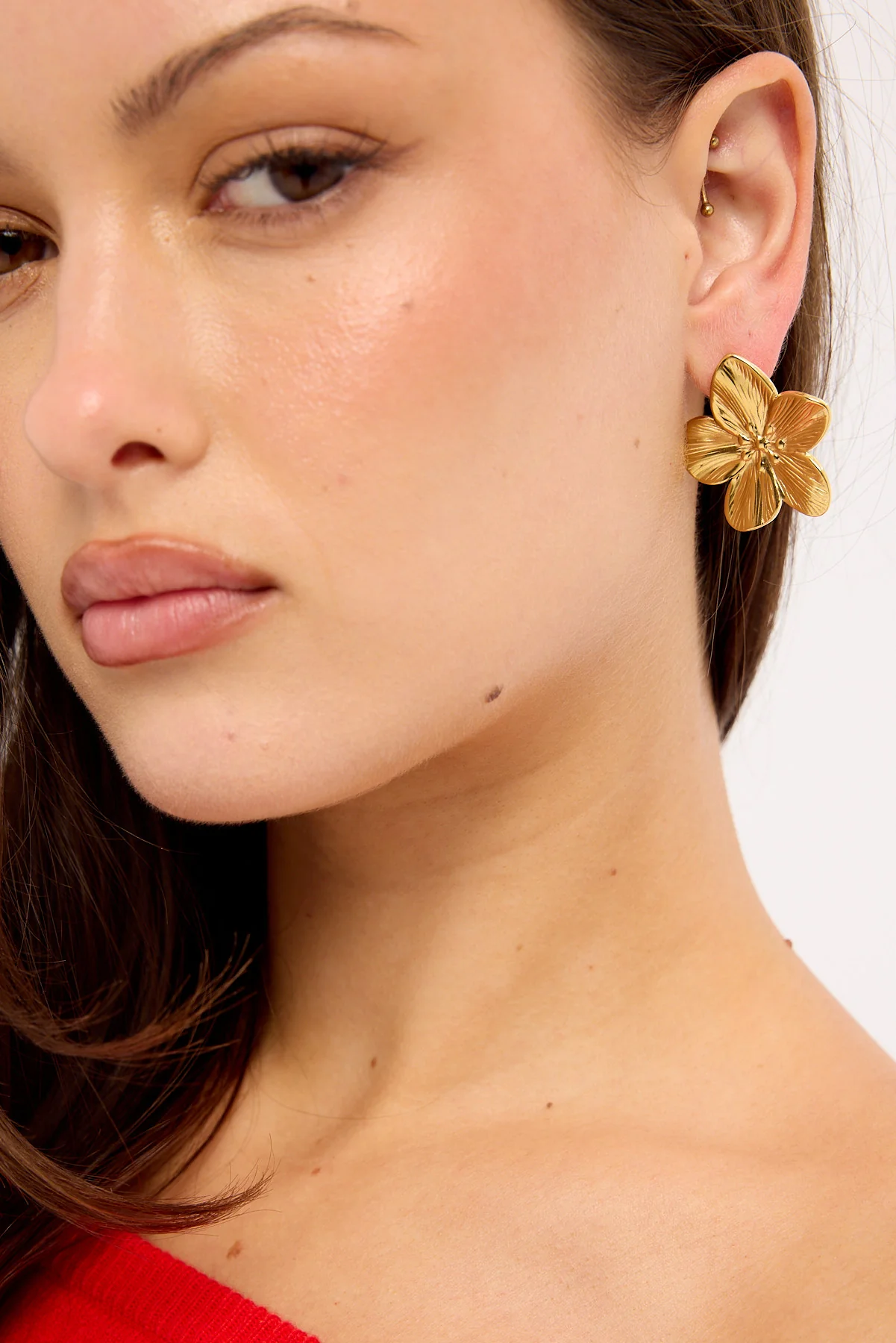 Token Wildflower Earrings Gold - Image 2