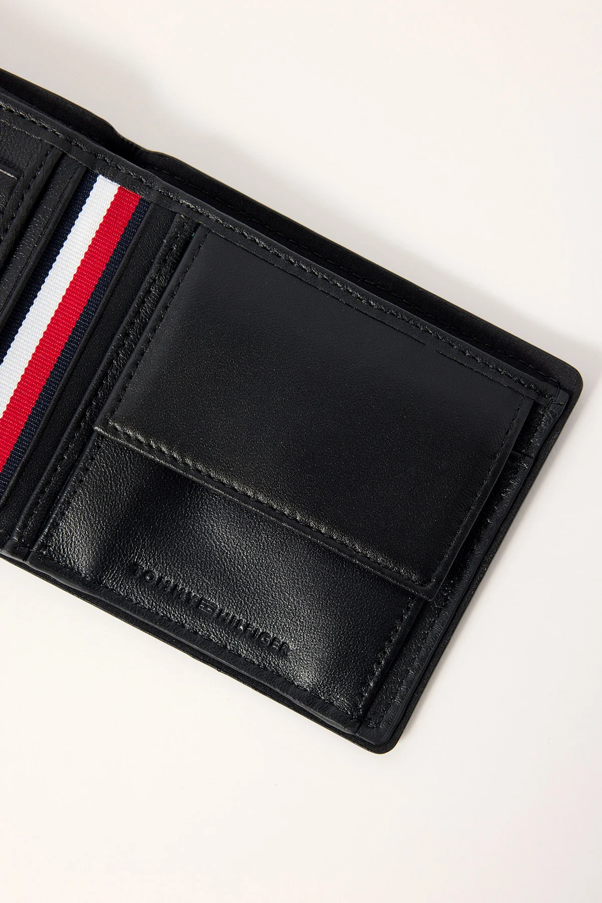 Tommy Jeans TH Corp CC and Coin Wallet Black - Image 4