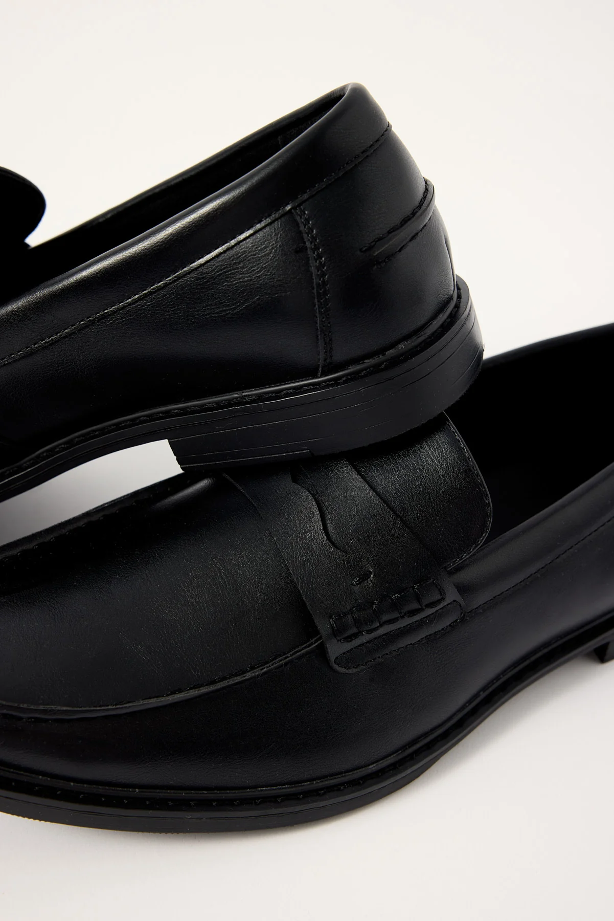 Uncut Hutch Loafer Black PU - Image 4