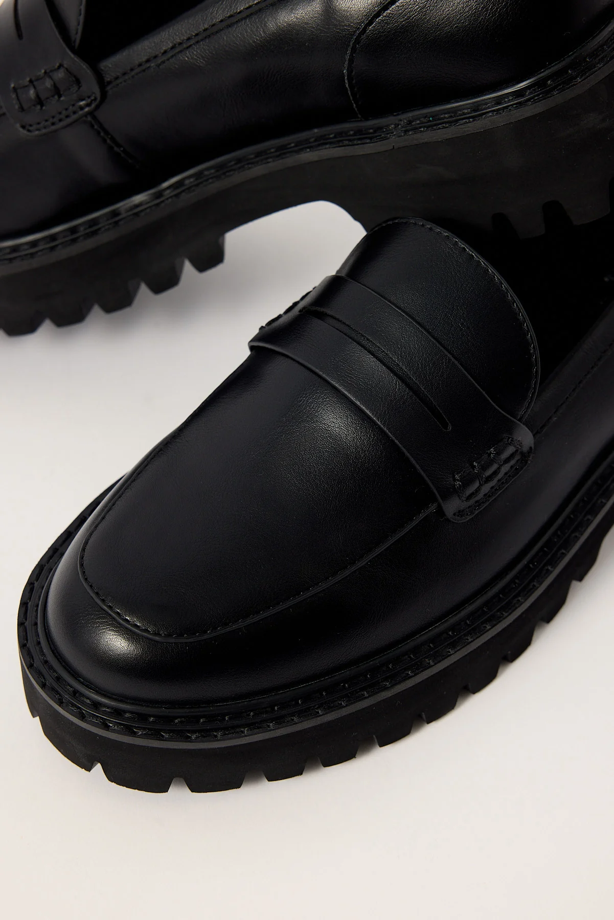 Verali Neon Loafer Black - Image 4