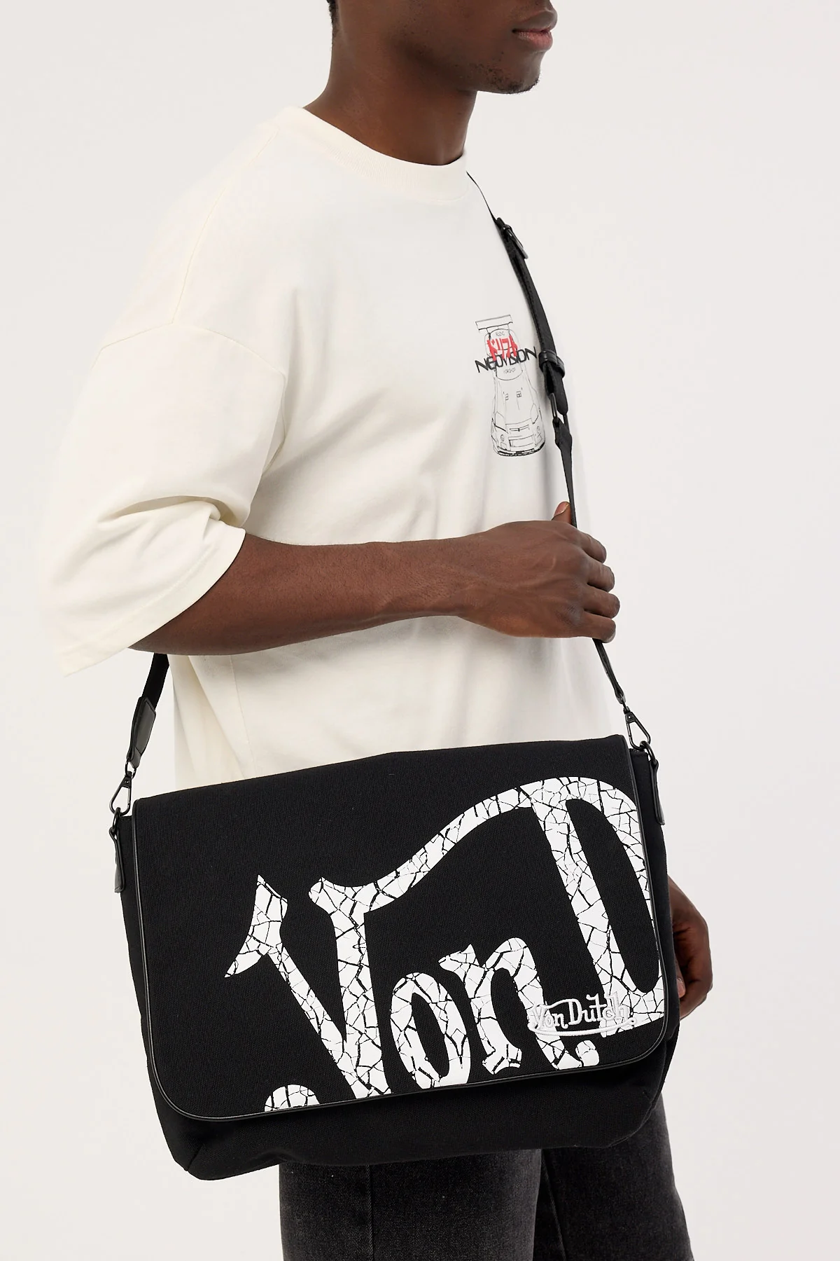 Von Dutch Signature Messenger Bag Black - Image 2