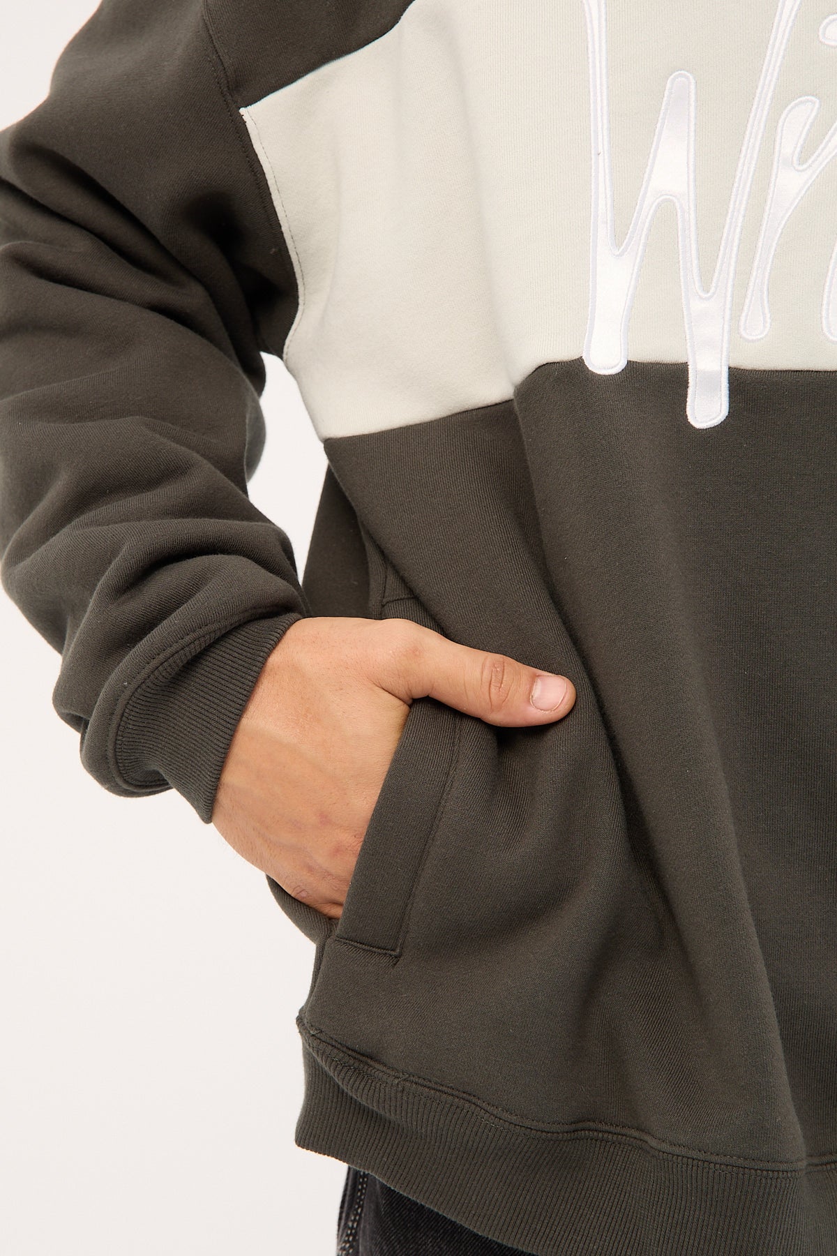 Wndrr Starter Panel 1/4 Zip Sweat Ink - Image 6