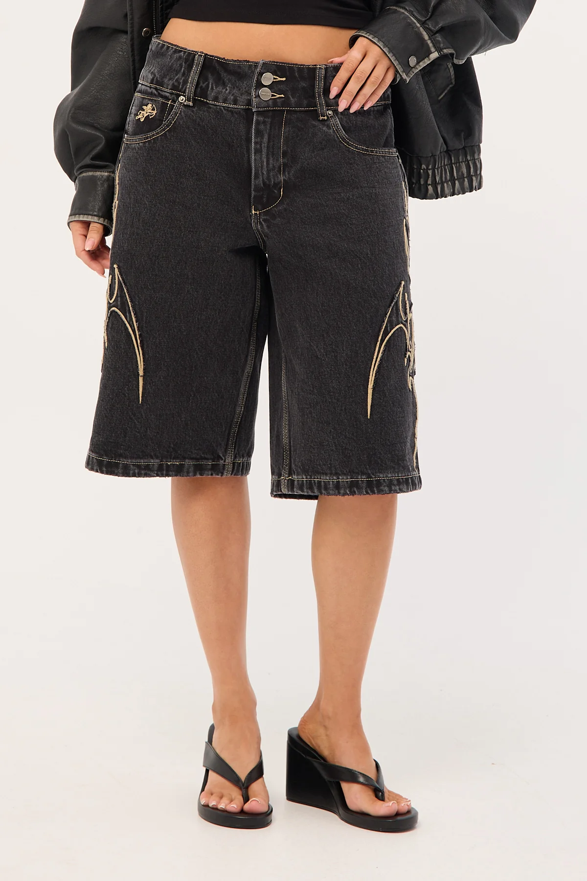 Worship At Peace 00s Big Baggy Denim Short Black Rinse - Image 2