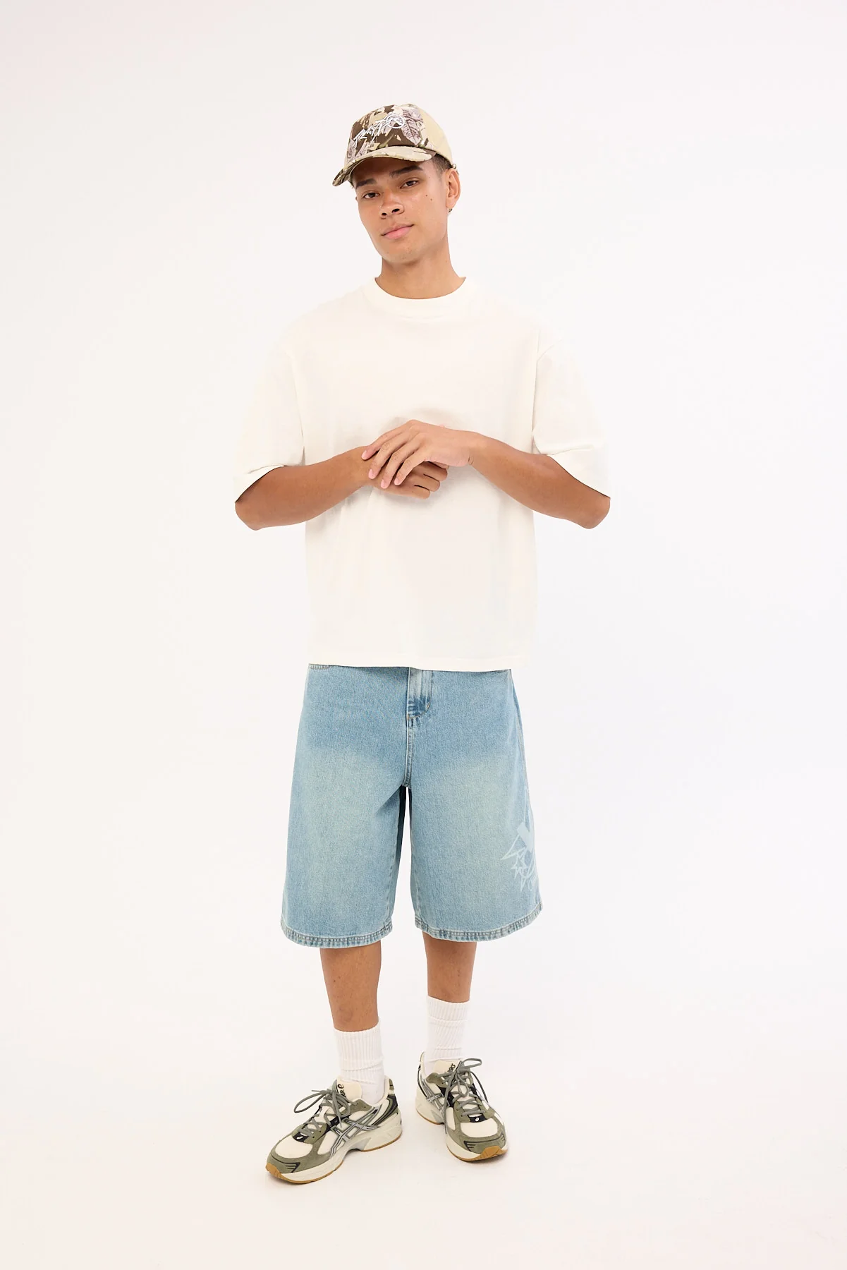 Worship Low Goes Dozer Jean Short Light N Dirty - Image 2