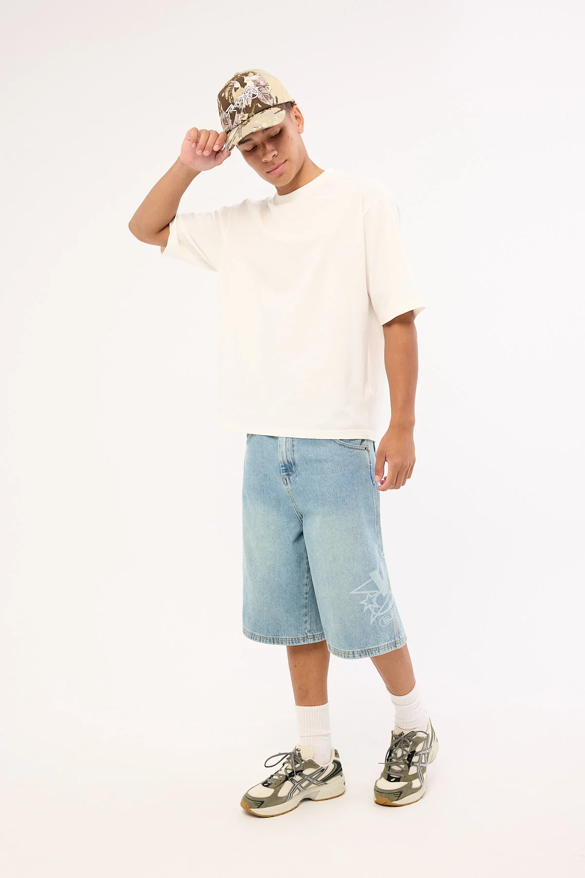 Worship Low Goes Dozer Jean Short Light N Dirty - Image 5