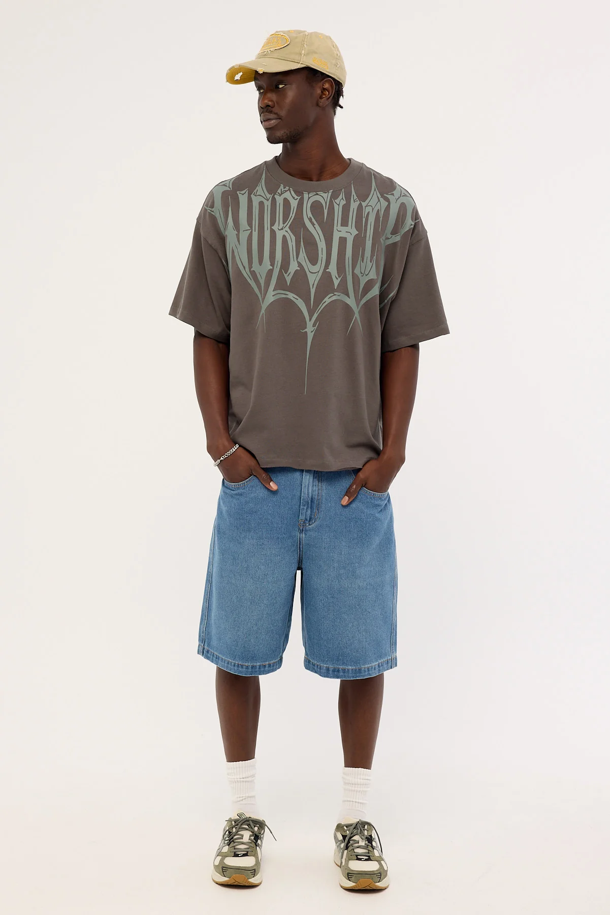 Worship Unchainedbox Box Crop Tee Worn Black - Image 2