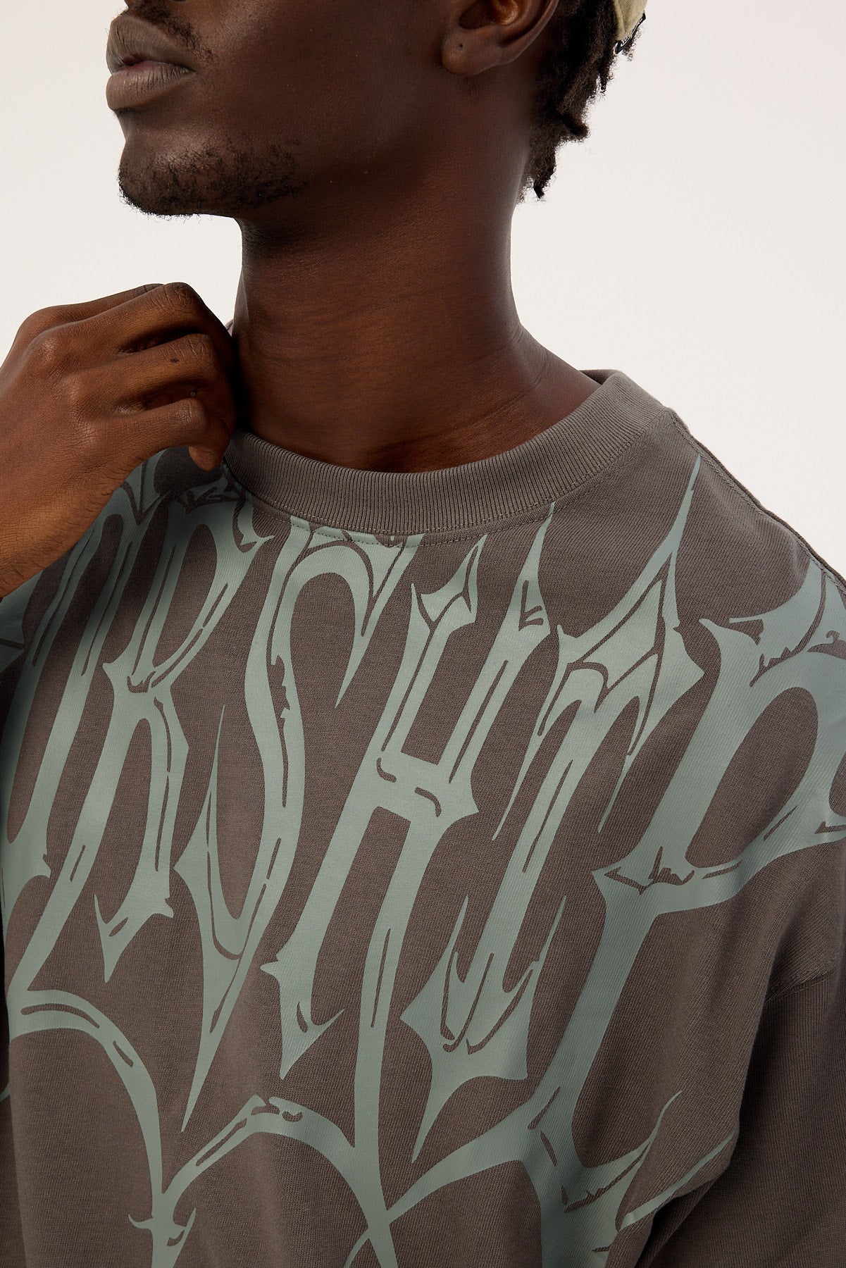 Worship Unchainedbox Box Crop Tee Worn Black - Image 5
