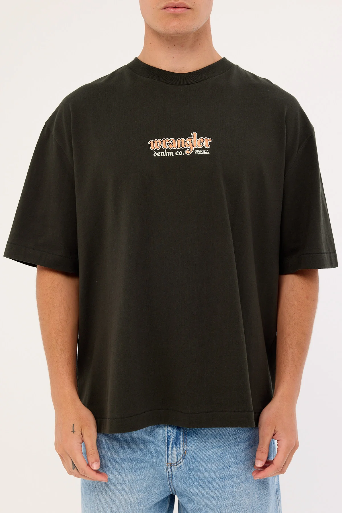 Wrangler Old West Boxcar Tee Worn Black - Image 6